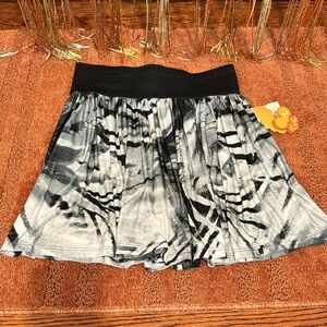 Brand new flirty skirt